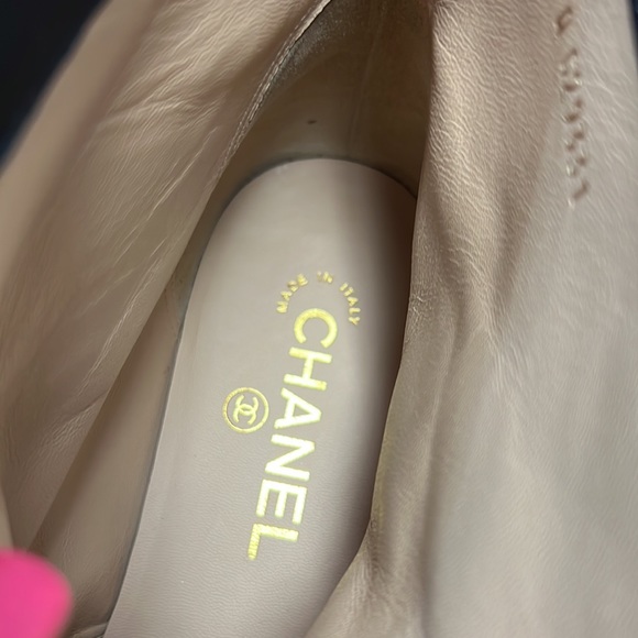 CHANEL Black Leather | Suede Pointed Toe Booties 40 - Picture 14 of 15